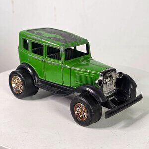 Vintage Tootsietoy Ford Model A Touring Sedan Diecast Car
